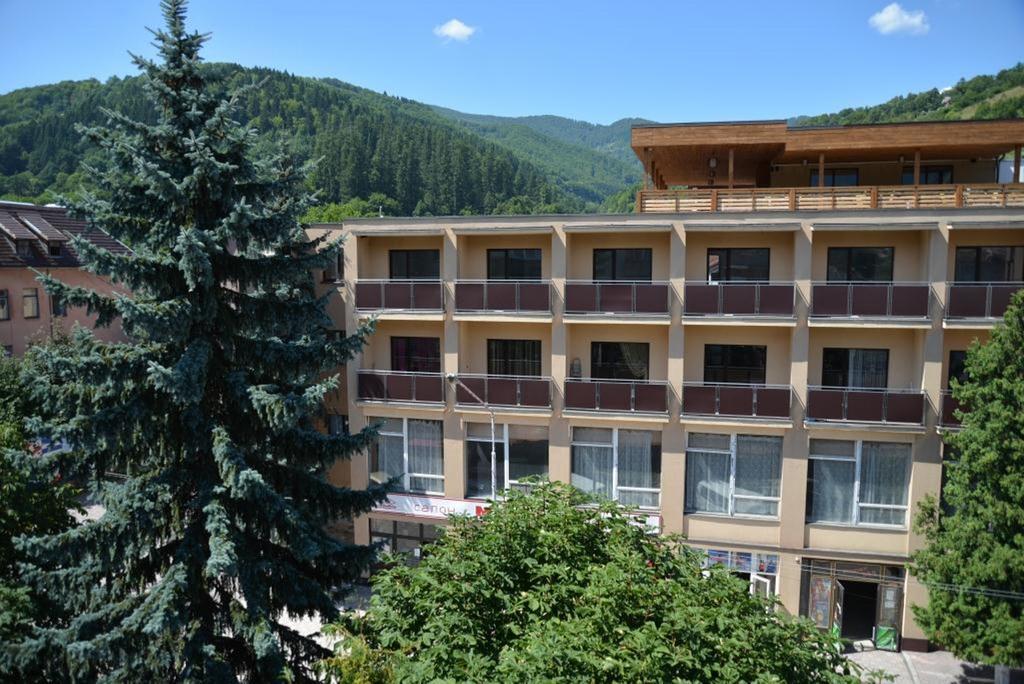 Rakhiv Hotel & Apartments Exterior foto